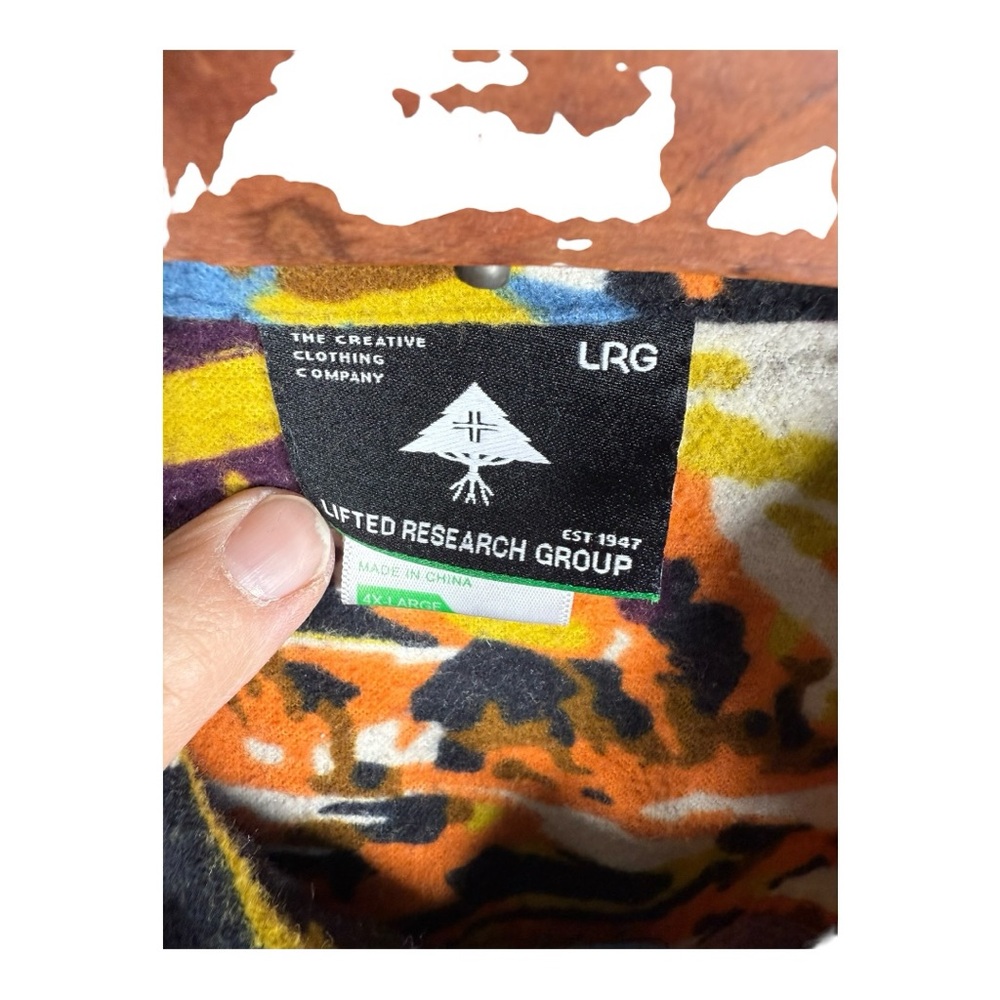 LRG Multicolor Abstract Shirt - Picture 3 of 9